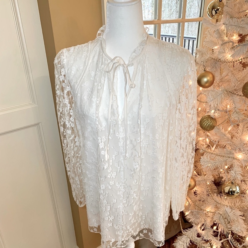 Chloe Blouse NWT - Picture 2 of 16